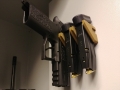 MHS UCHWYT MAGNETYCZNY NA PISTOLET - CZARNY Salon Broni 2.jpg