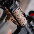 pol_pl_Magpul-Oslona-szyny-RIS-XTM-R-FDE-MAG510-FDE-40189_1-salon-broni-2.jpg