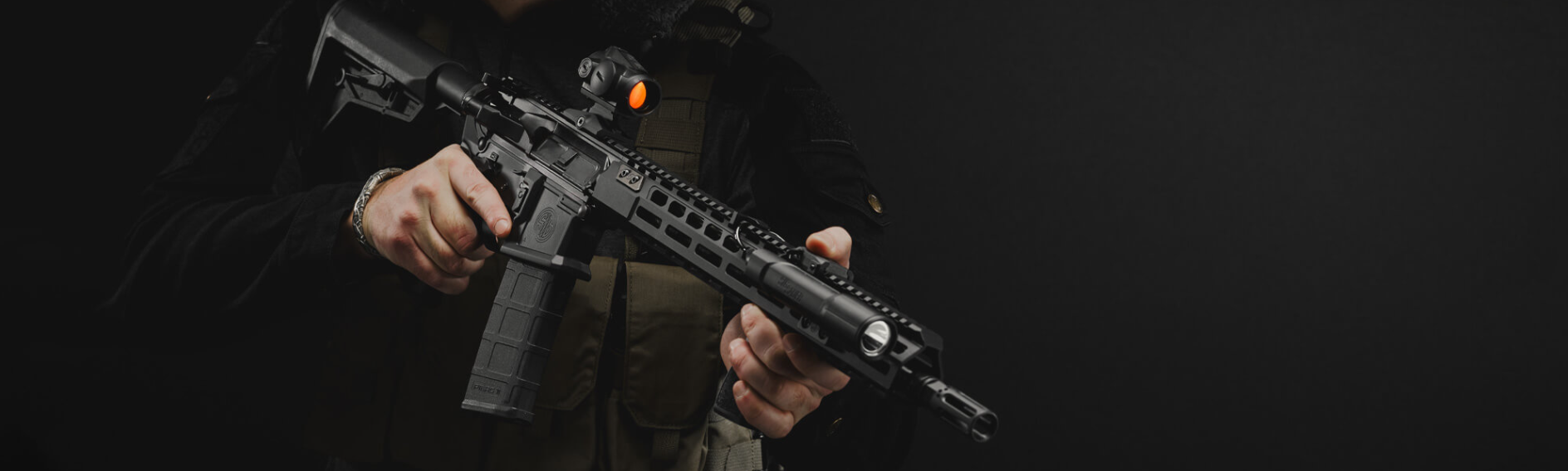 M400 Sentry - AR-15 z pełnym wyposażeniem