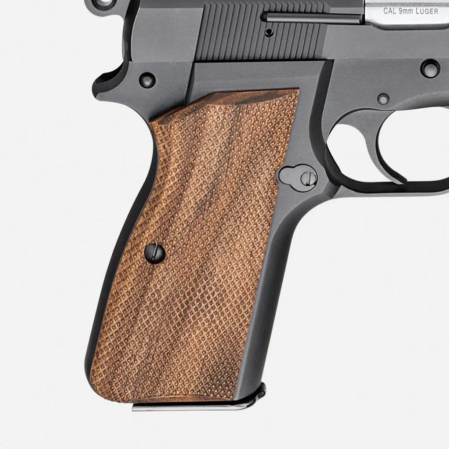 Chwyt z orzecha w springfield SA-35